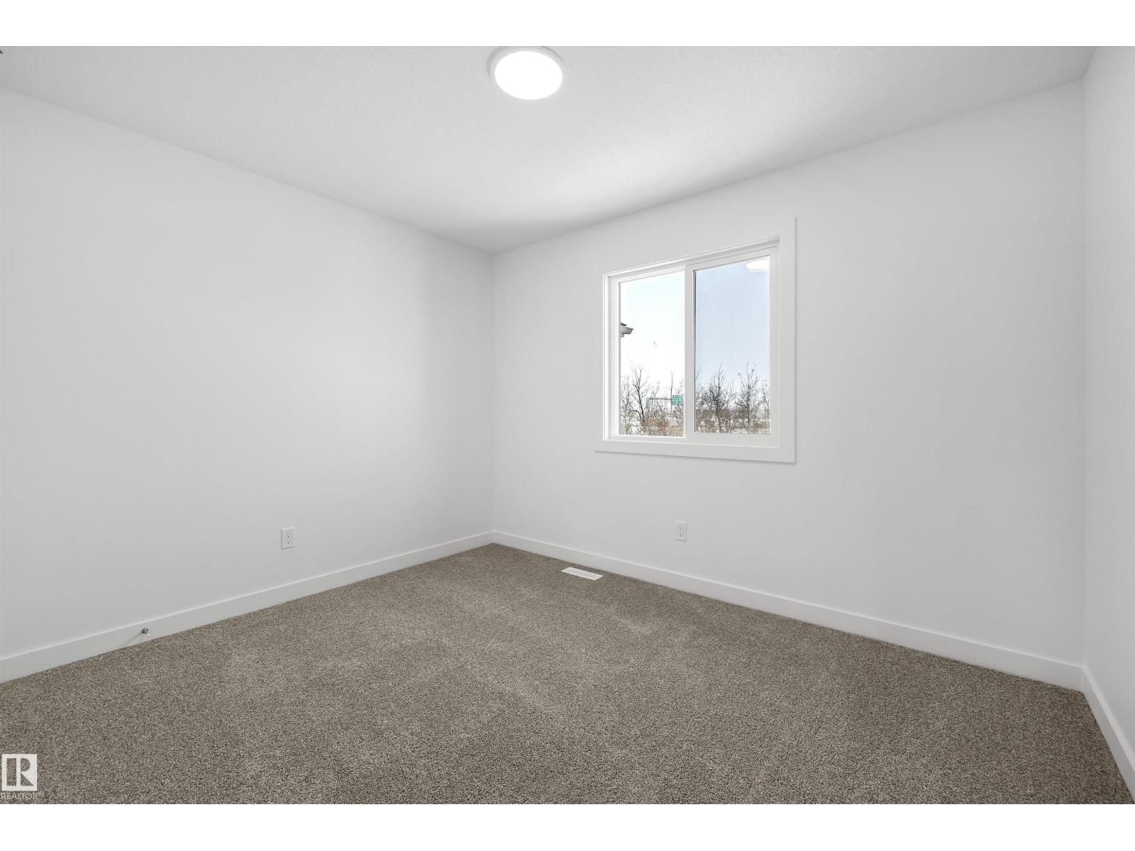 8704 183 Av Nw Property Photo 31