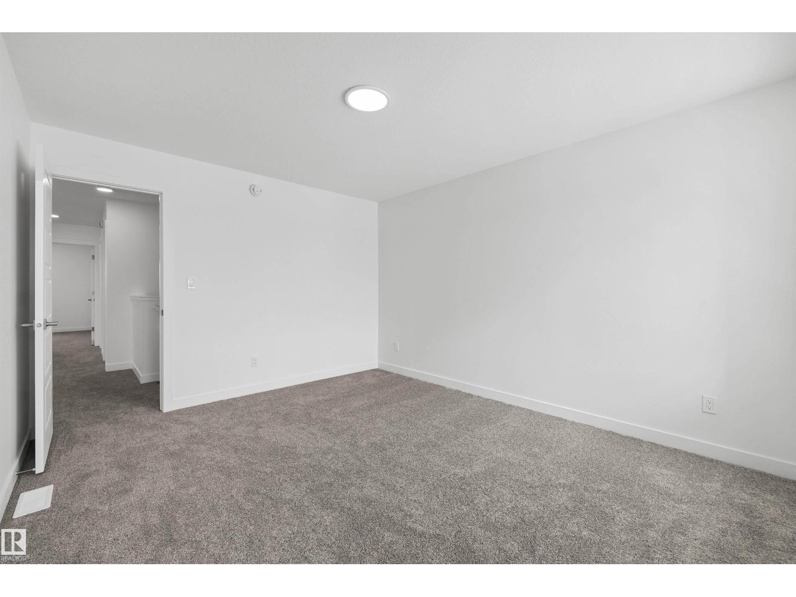 8704 183 Av Nw Property Photo 37