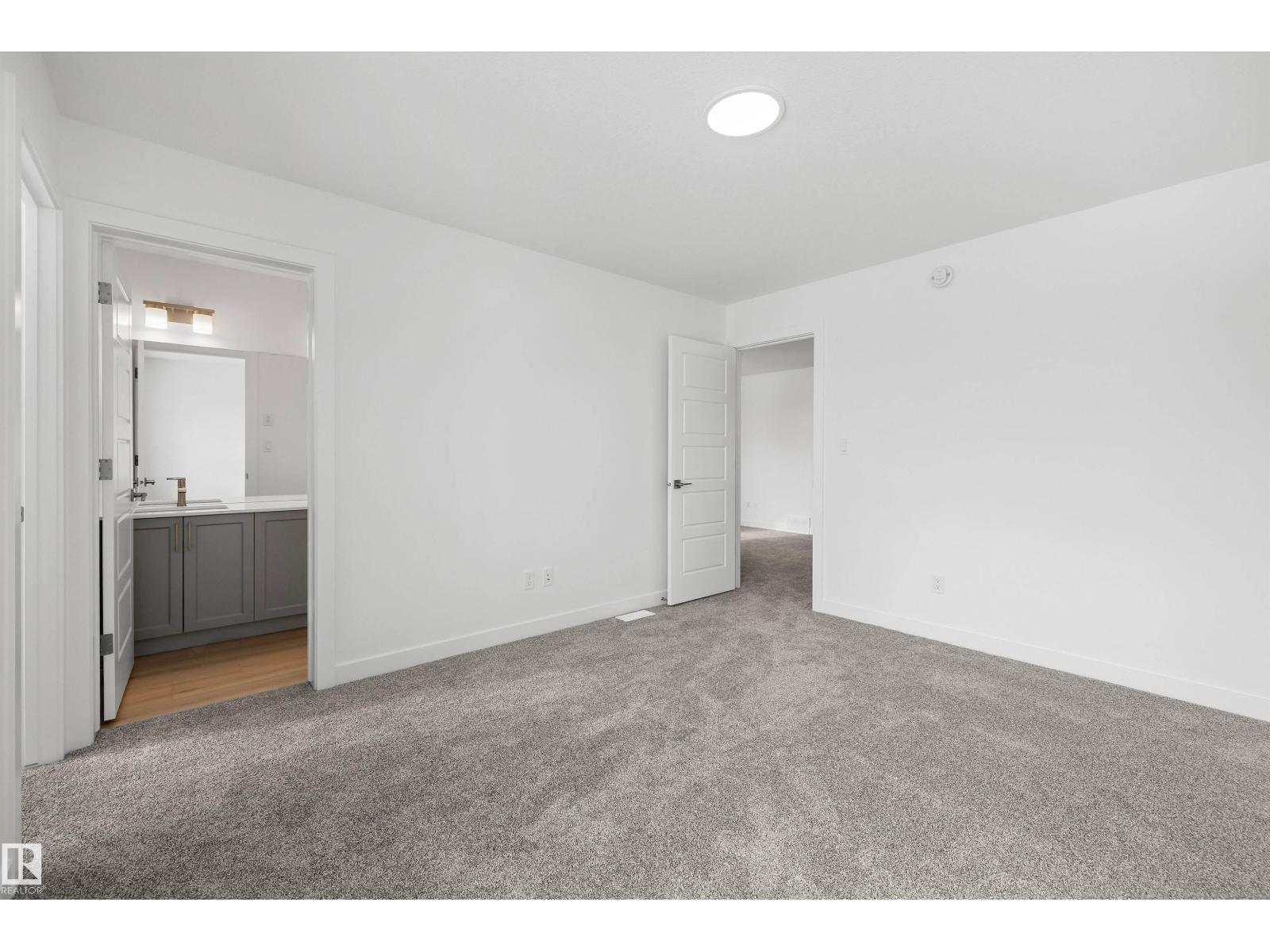 8704 183 Av Nw Property Photo 38