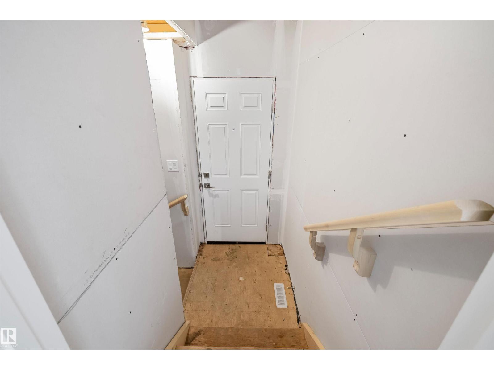 8704 183 Av Nw Property Photo 42