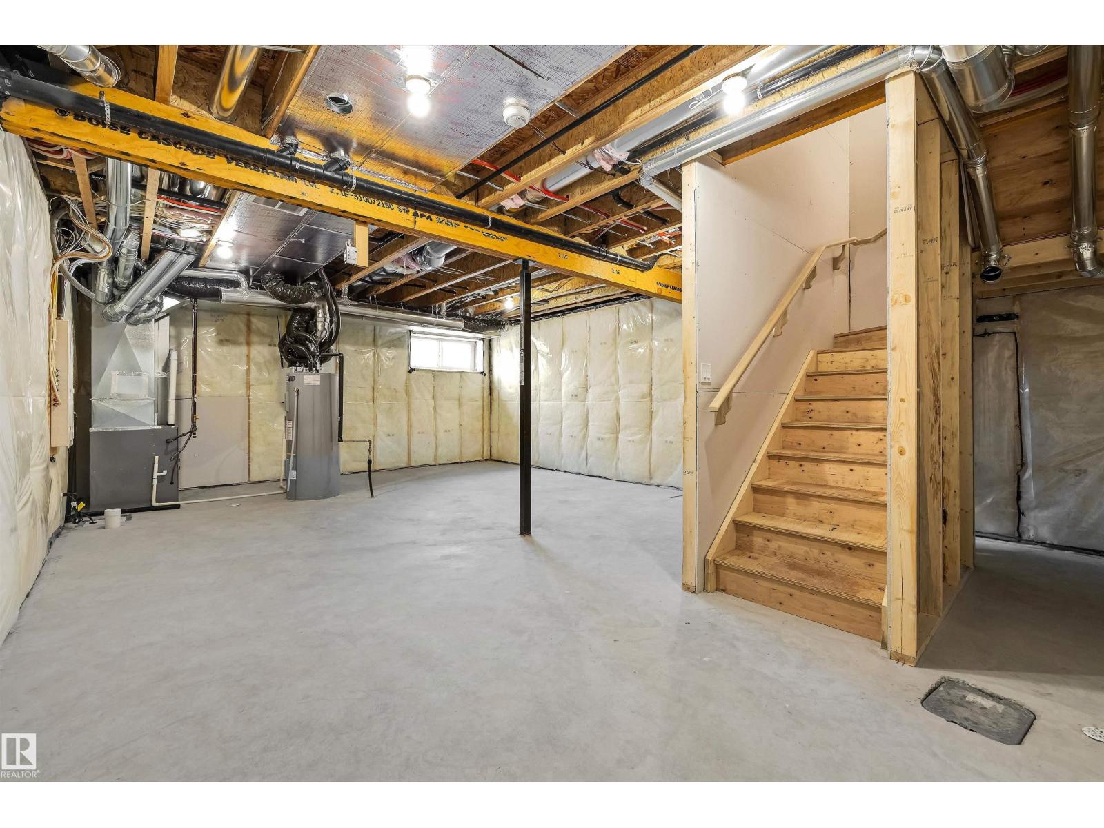 8704 183 Av Nw Property Photo 43