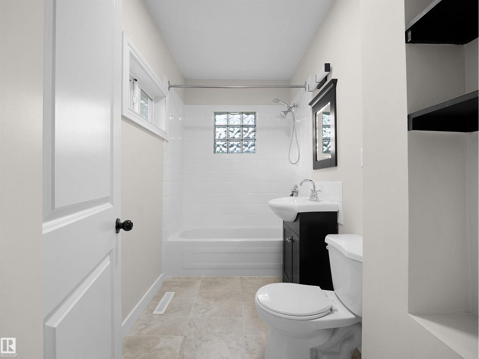 11918 86 St Nw Property Photo 5