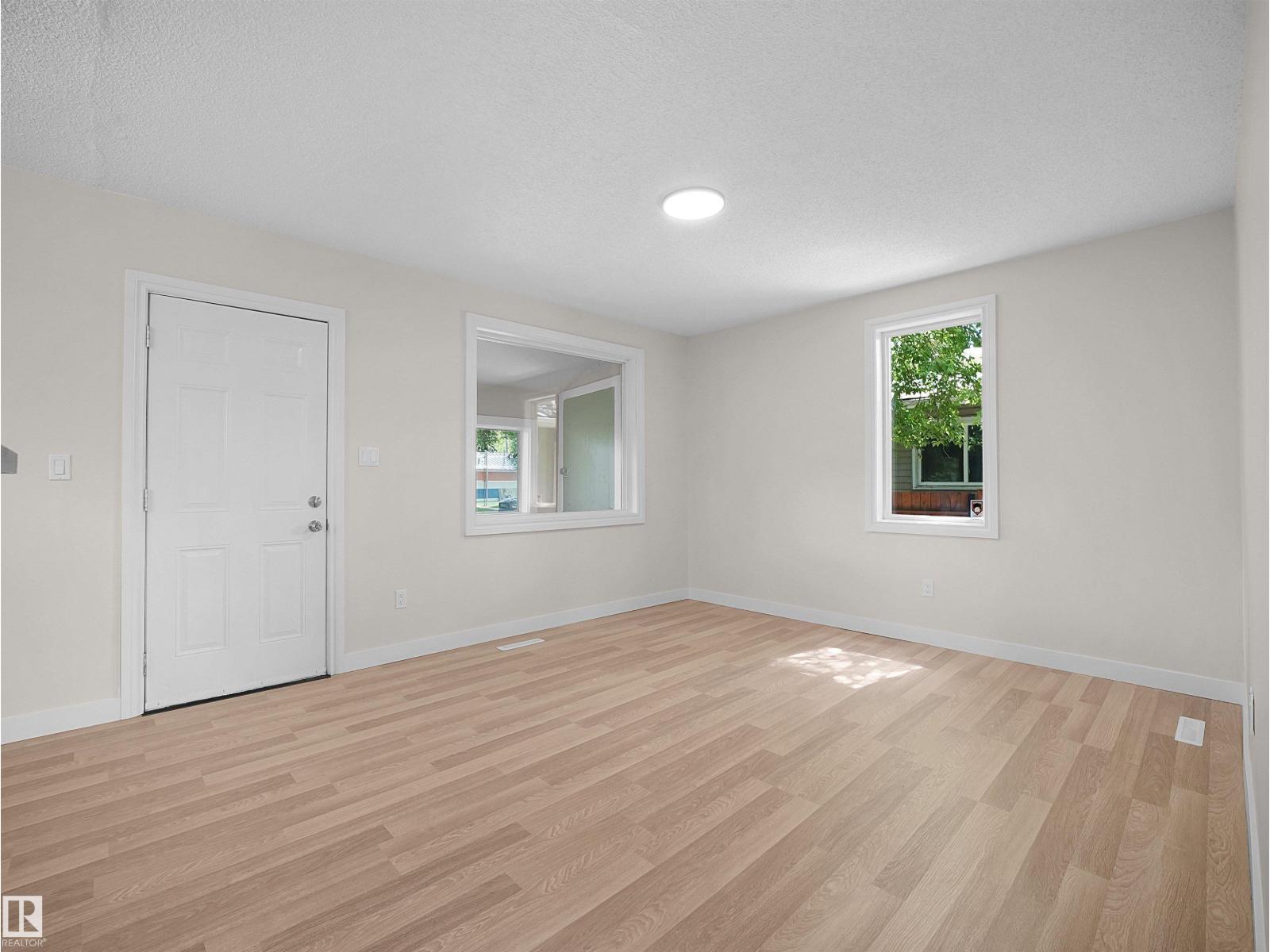 11918 86 St Nw Property Photo 9