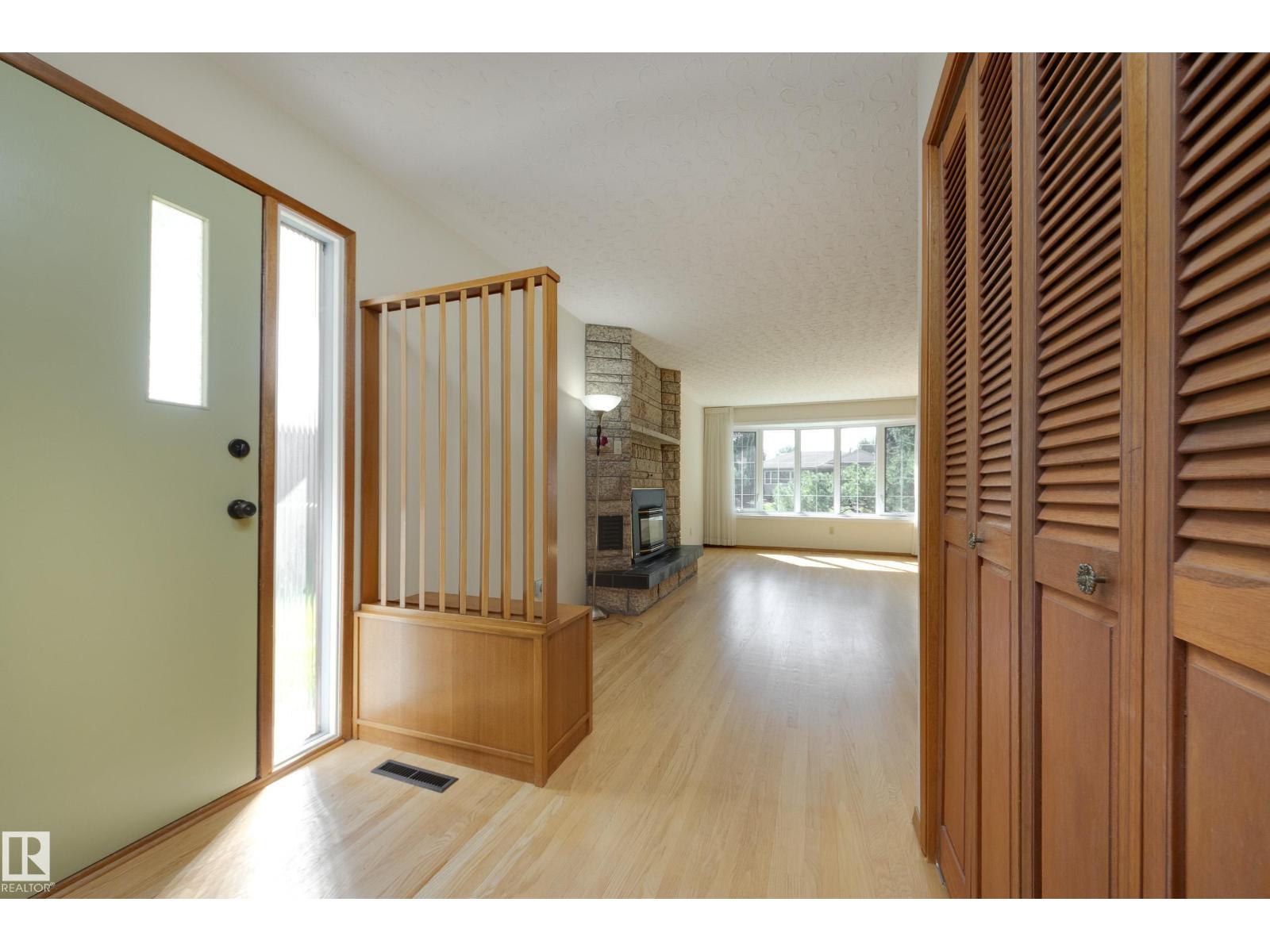 4820 109 Av Nw Property Photo 3