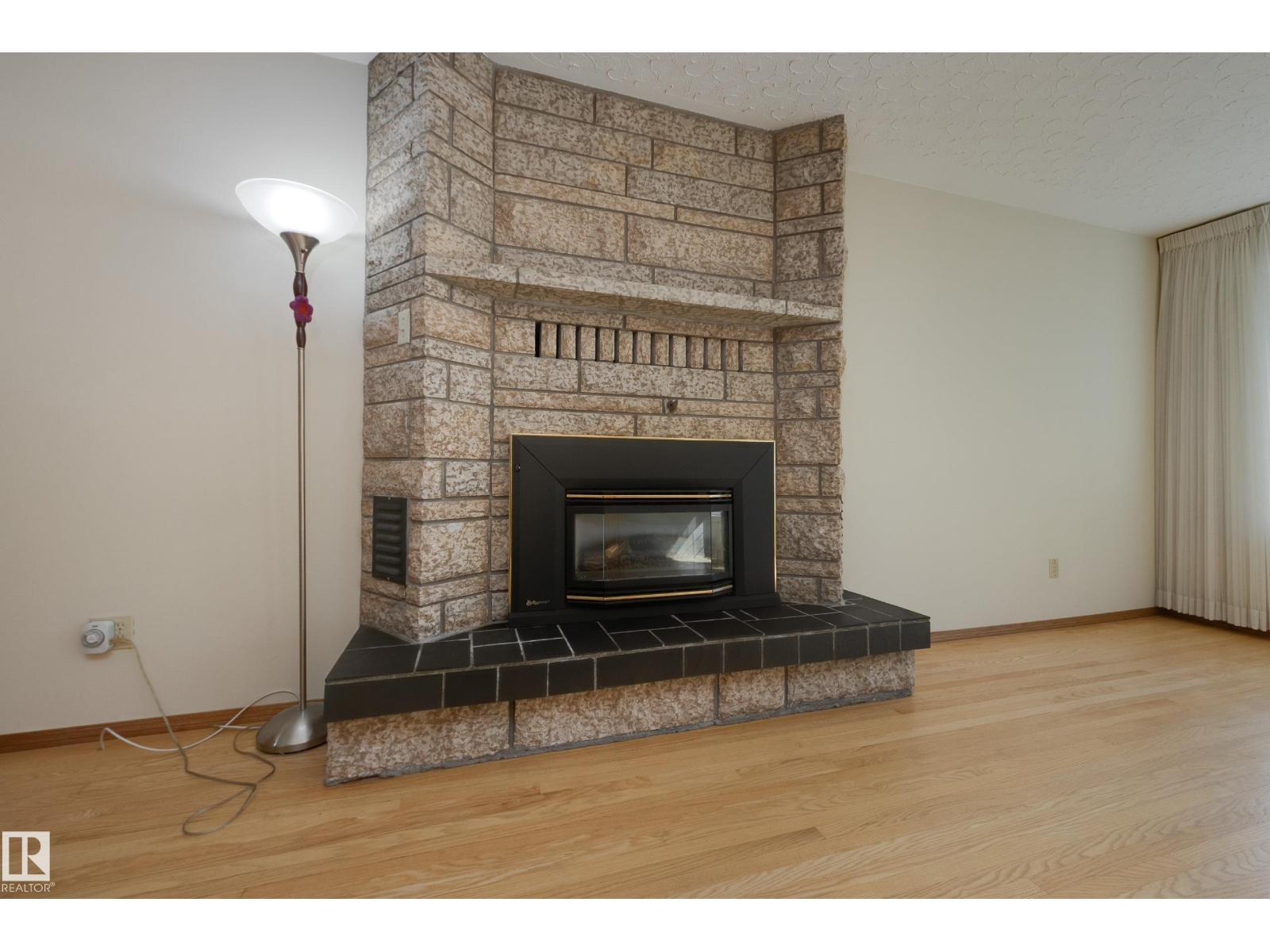 4820 109 Av Nw Property Photo 5