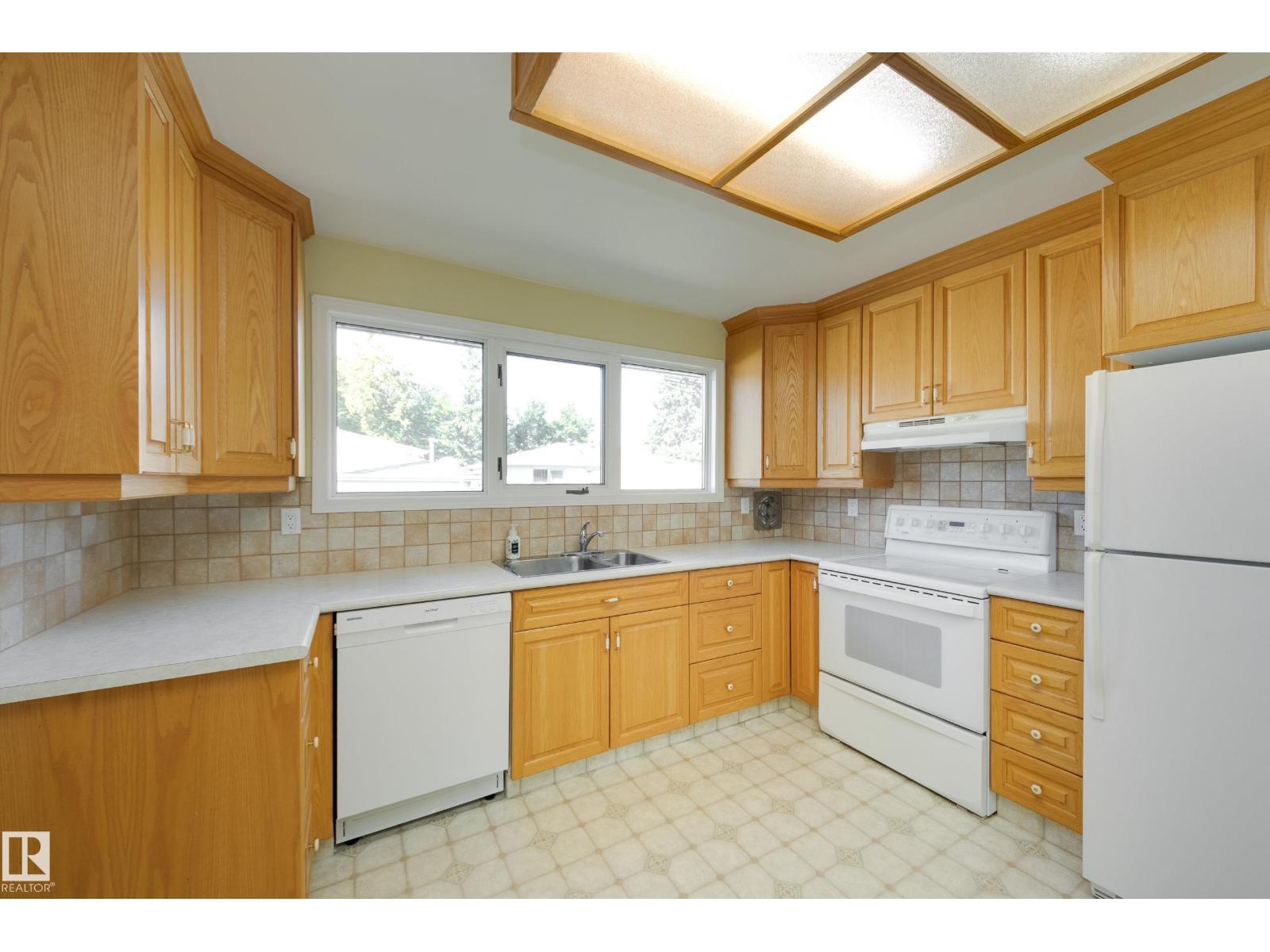 4820 109 Av Nw Property Photo 14