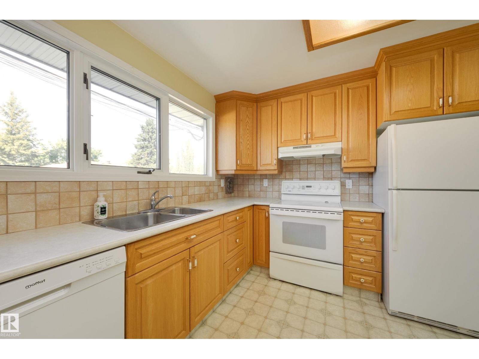 4820 109 Av Nw Property Photo 15