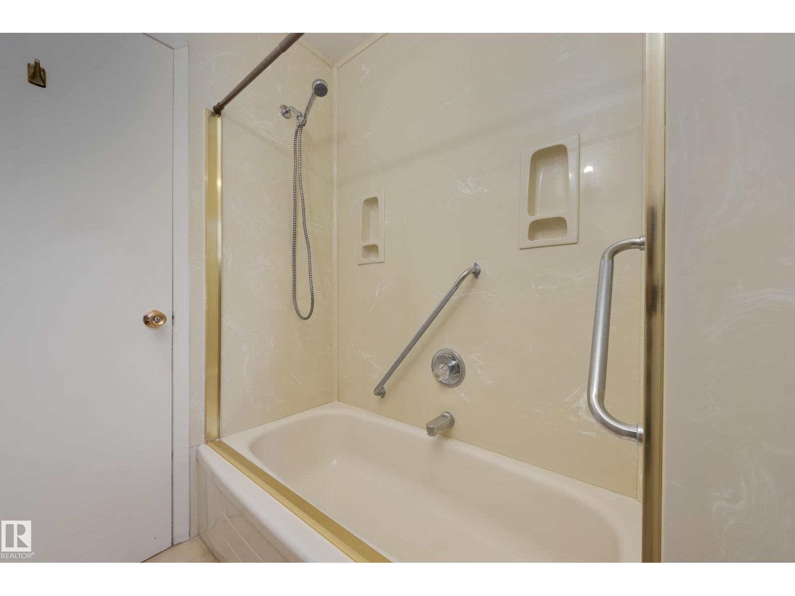 4820 109 Av Nw Property Photo 21