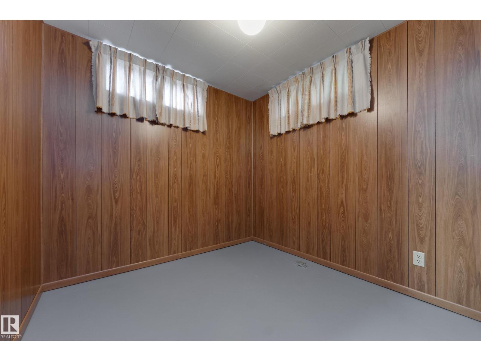 4820 109 Av Nw Property Photo 29