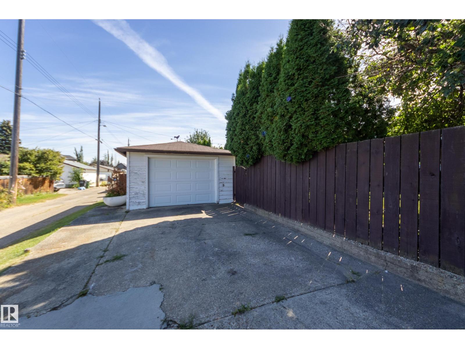 4820 109 Av Nw Property Photo 38