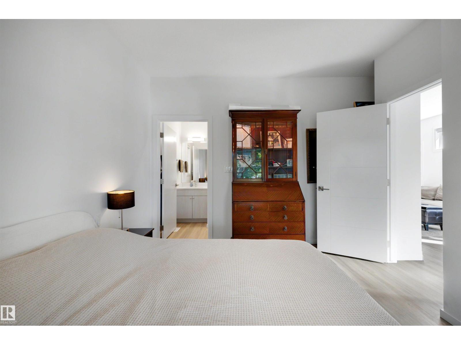 11215 87 St Nw Property Photo 7