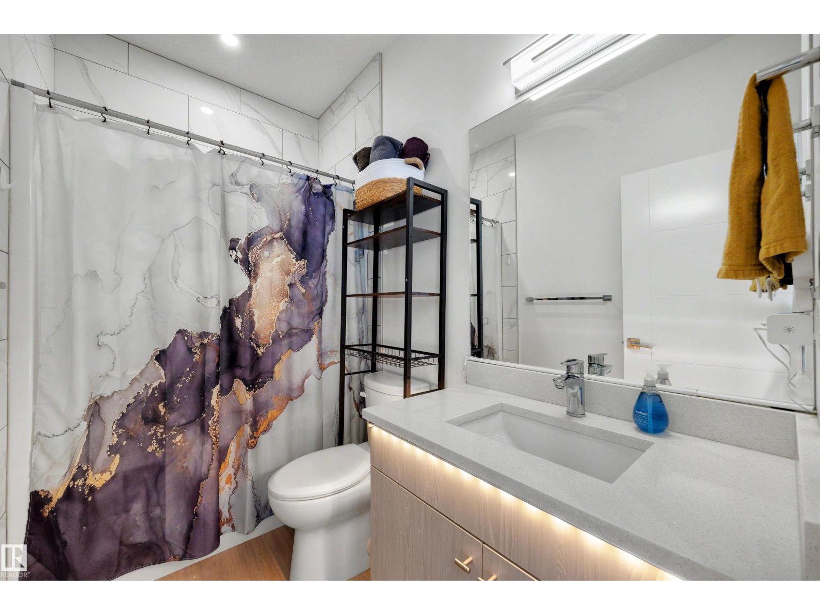 11215 87 St Nw Property Photo 21