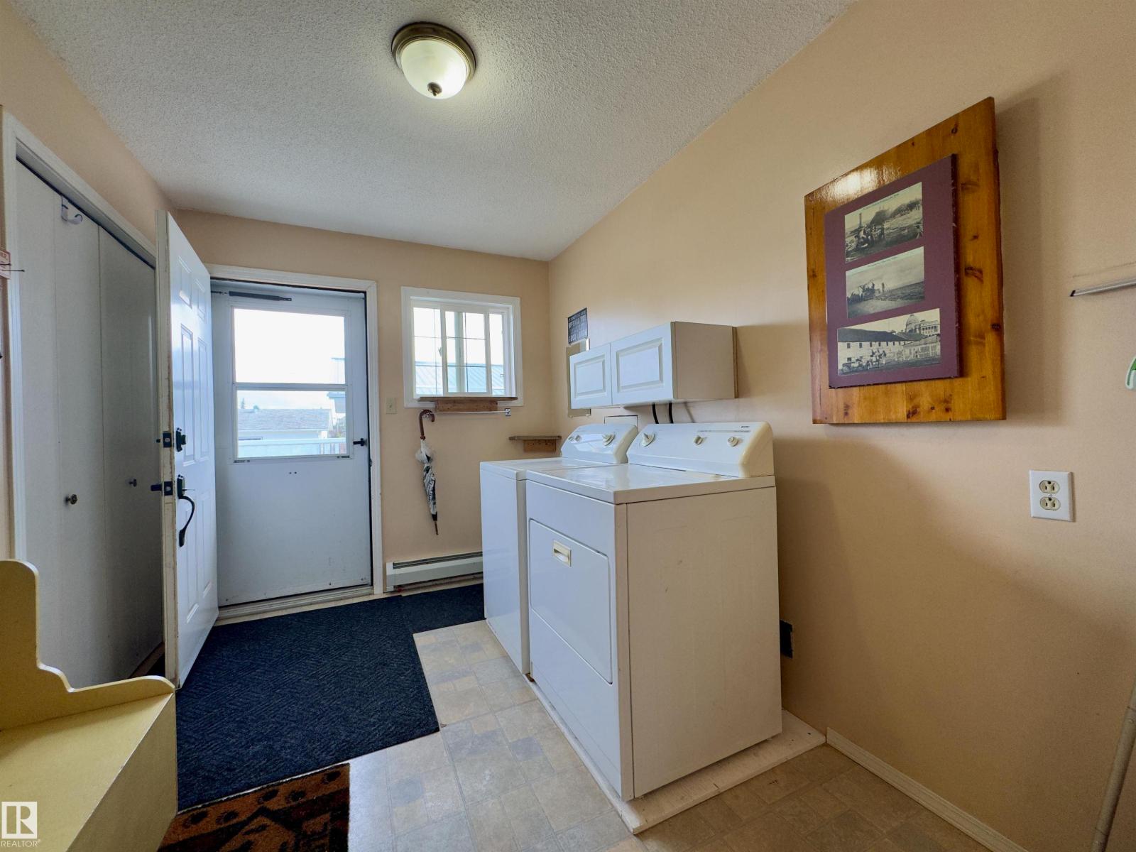 4844 47 Av Property Photo 10