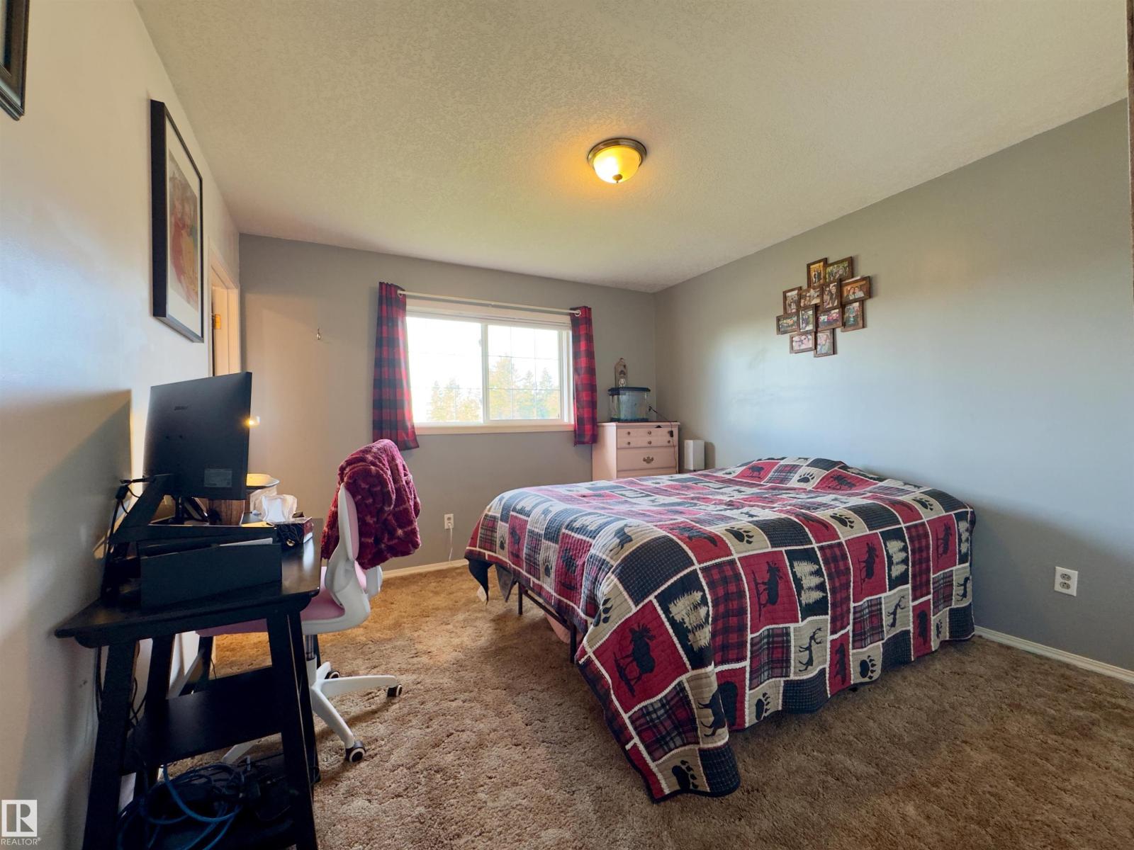 4844 47 Av Property Photo 15