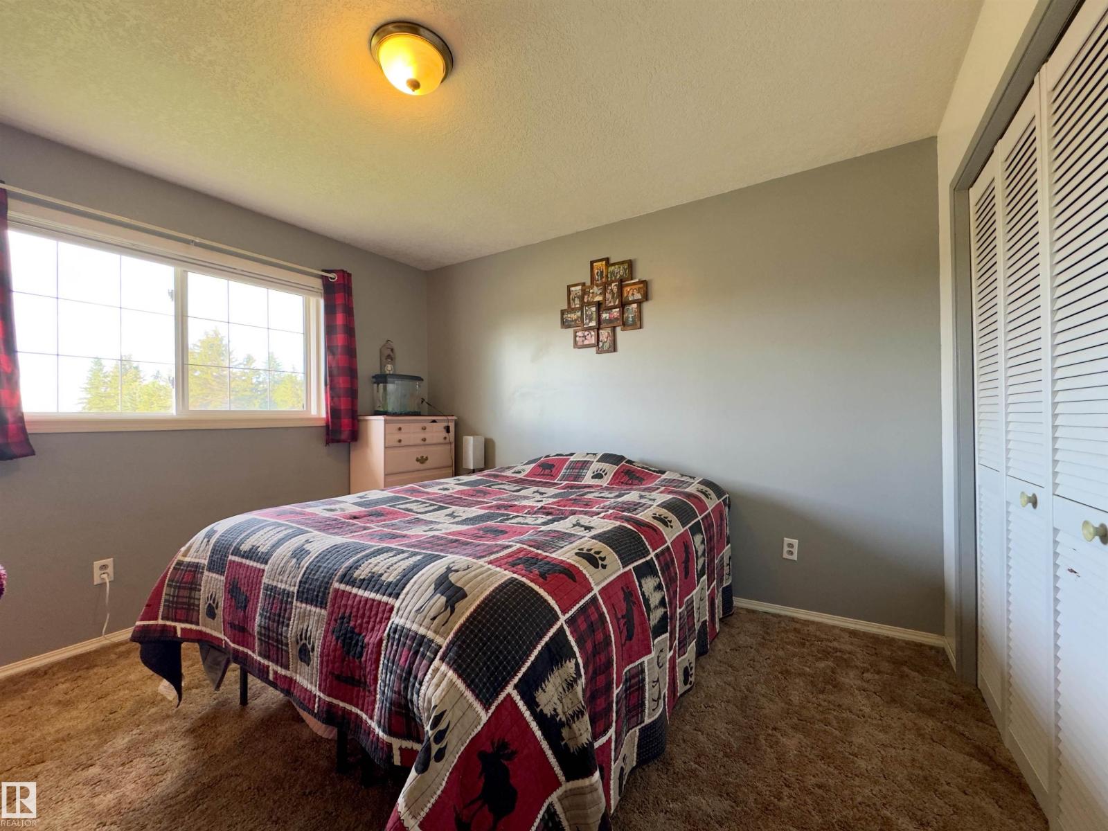 4844 47 Av Property Photo 16
