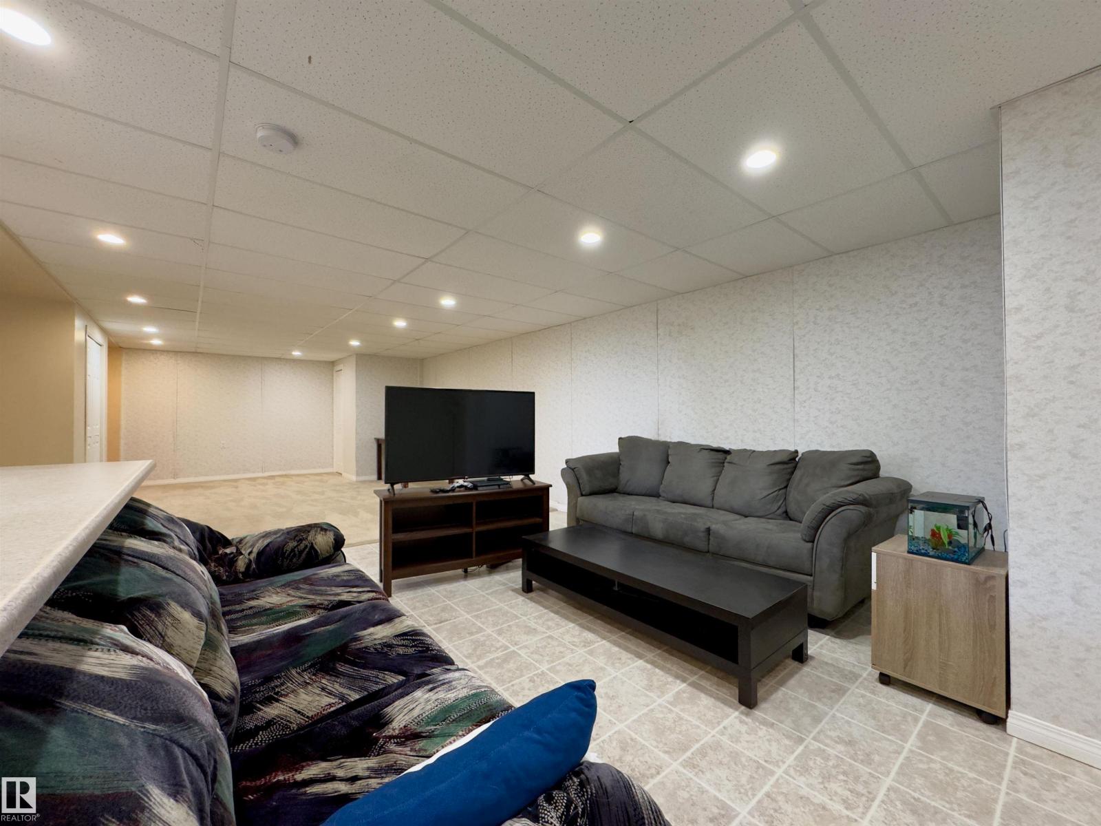 4844 47 Av Property Photo 25