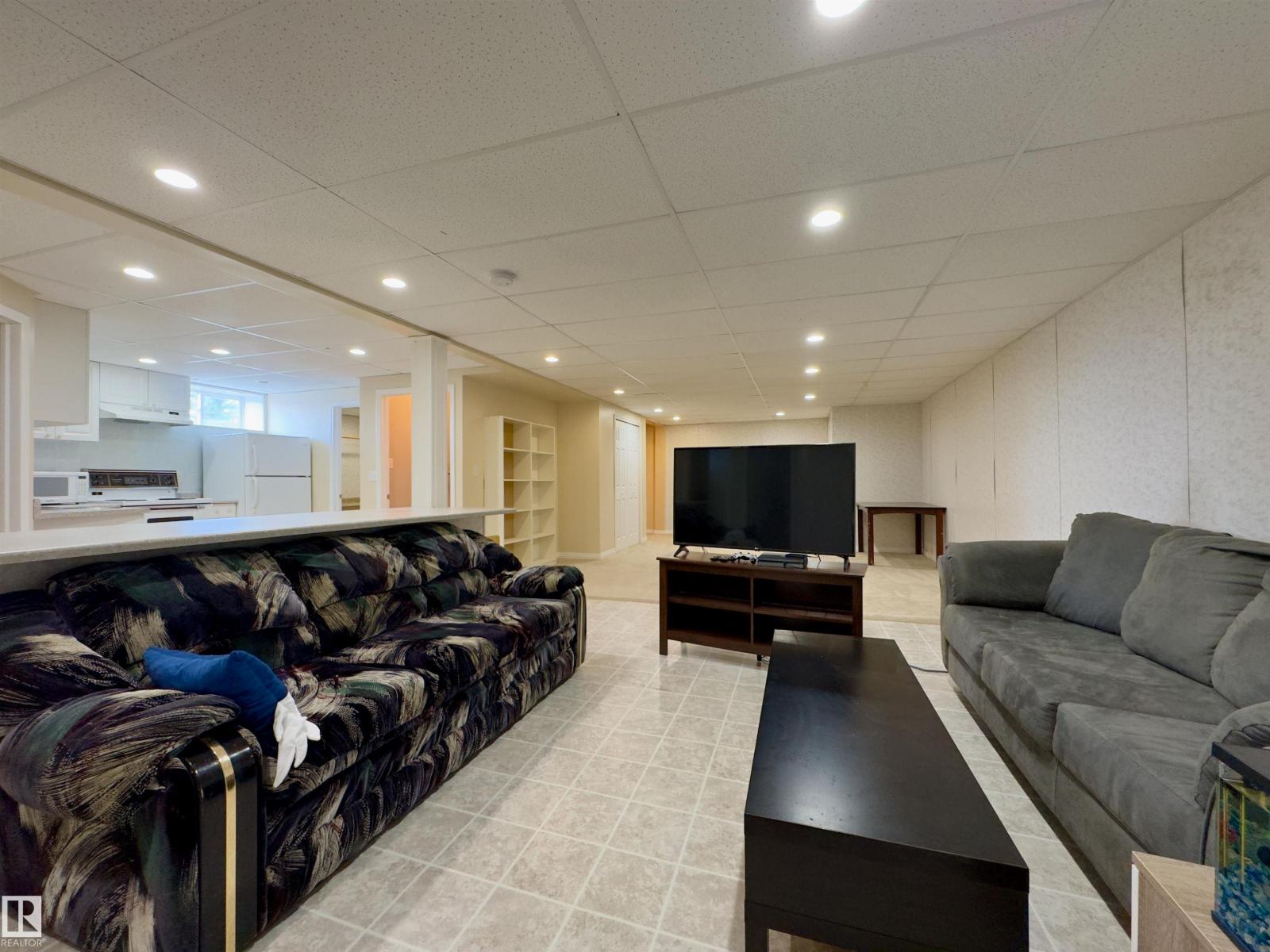 4844 47 Av Property Photo 26
