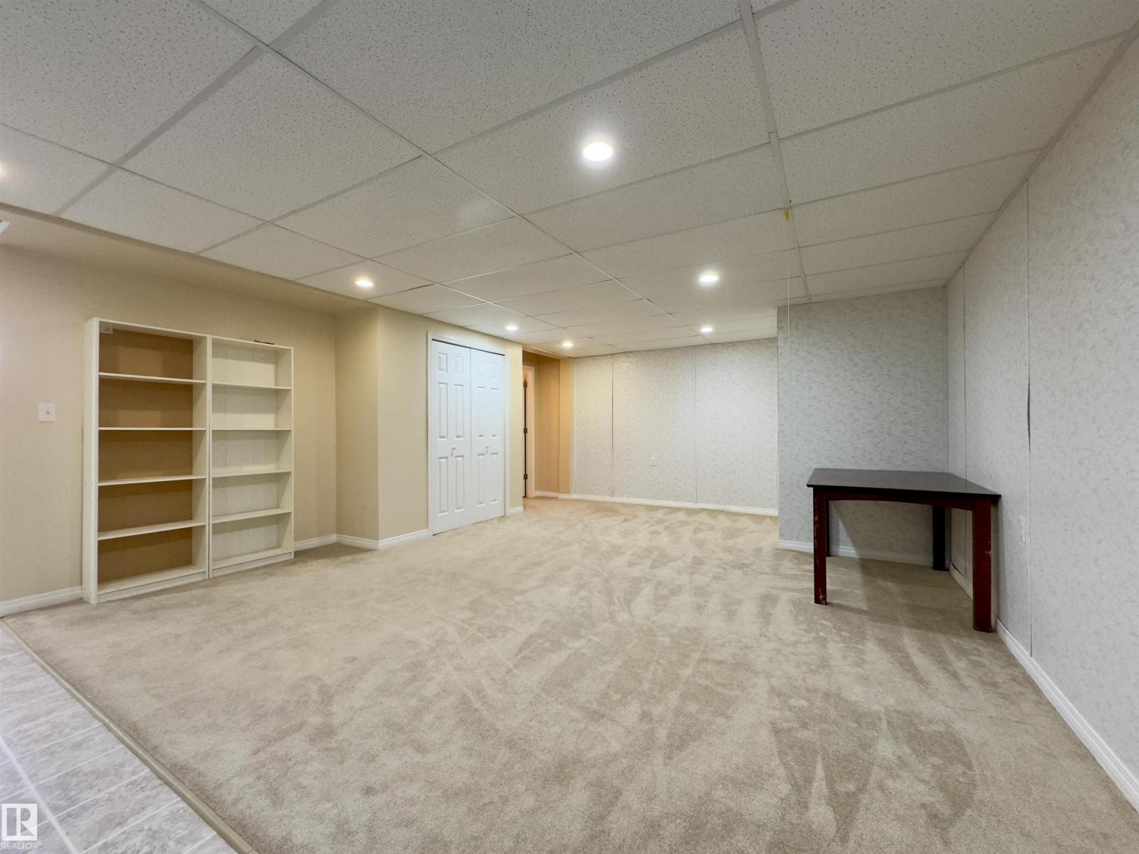 4844 47 Av Property Photo 28