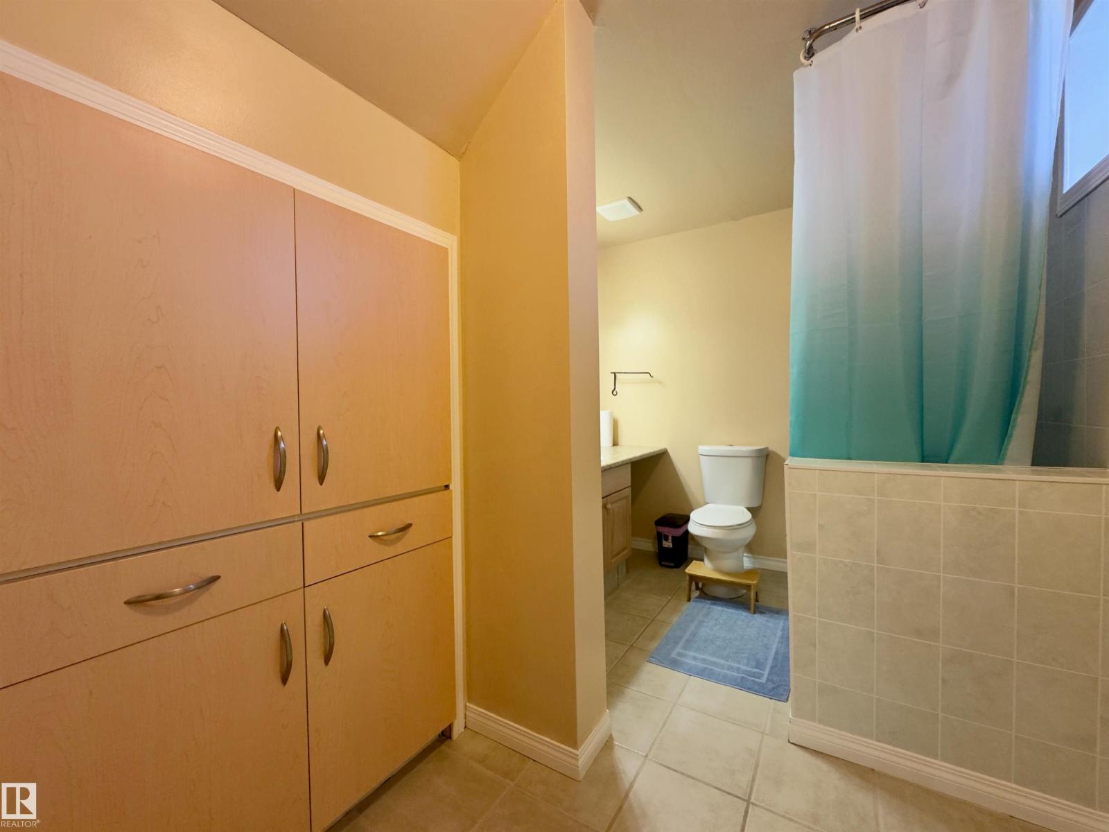 4844 47 Av Property Photo 30