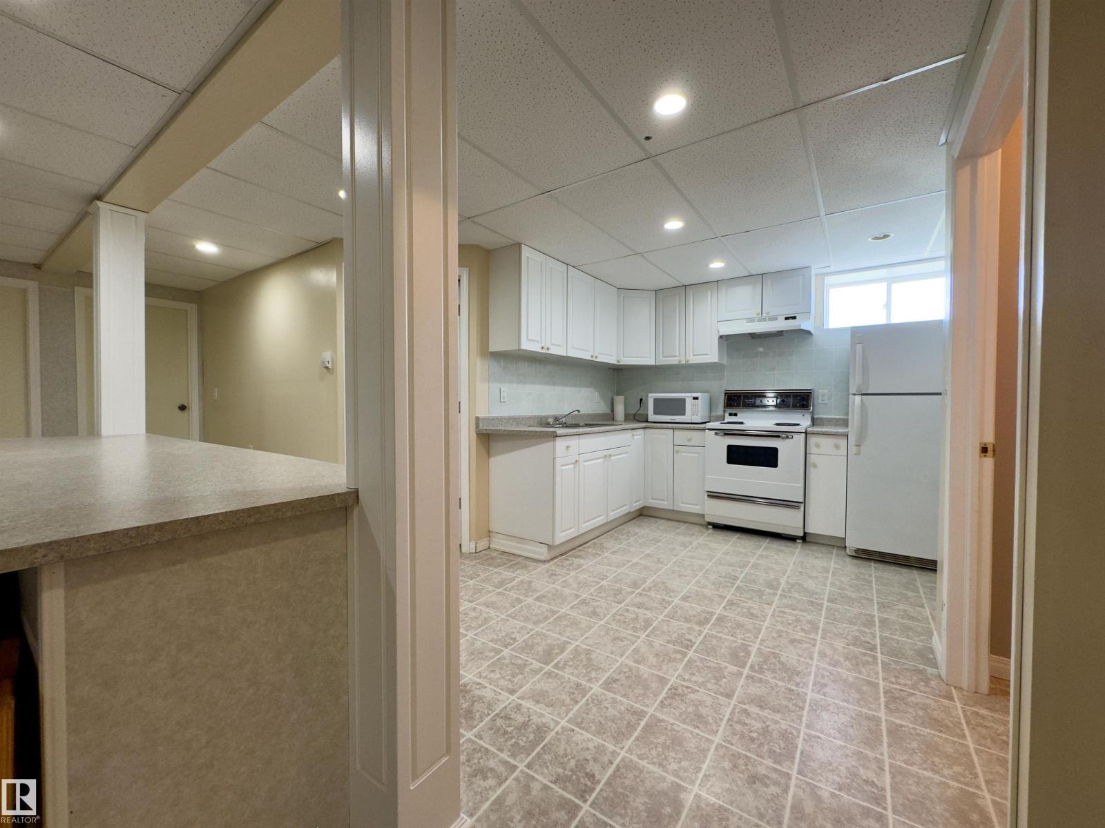 4844 47 Av Property Photo 32