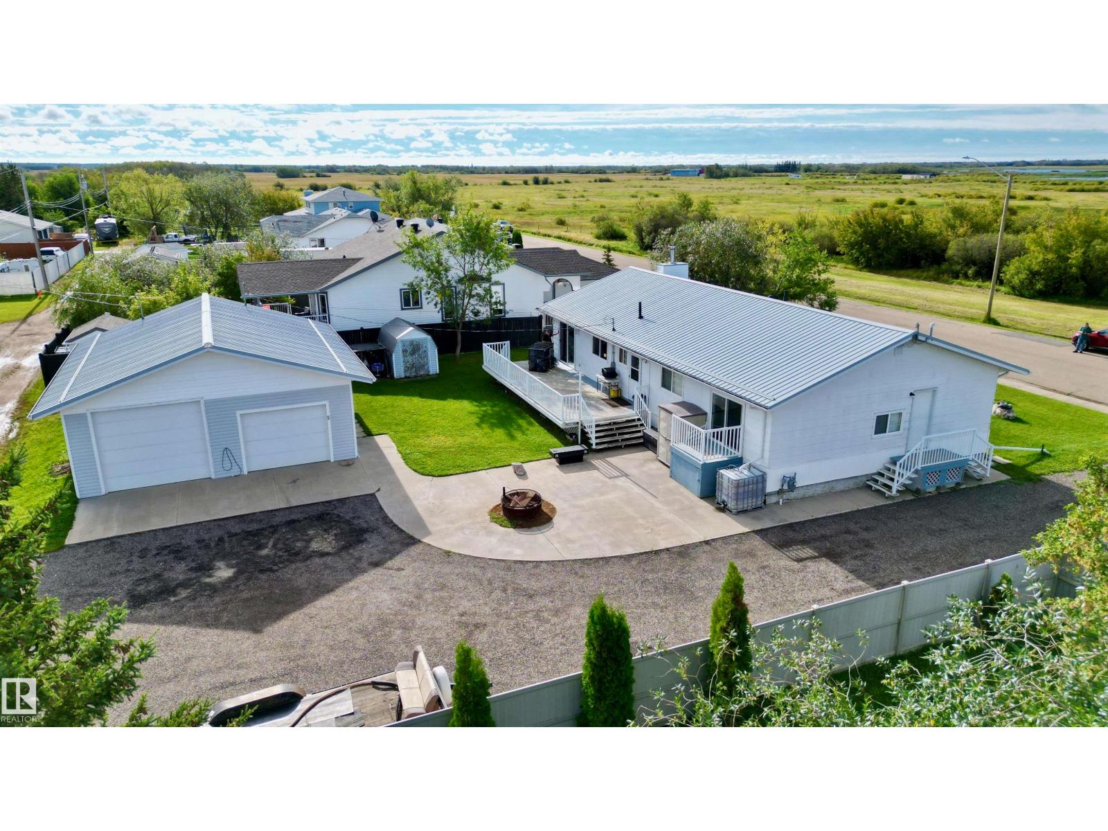4844 47 Av Property Photo 36
