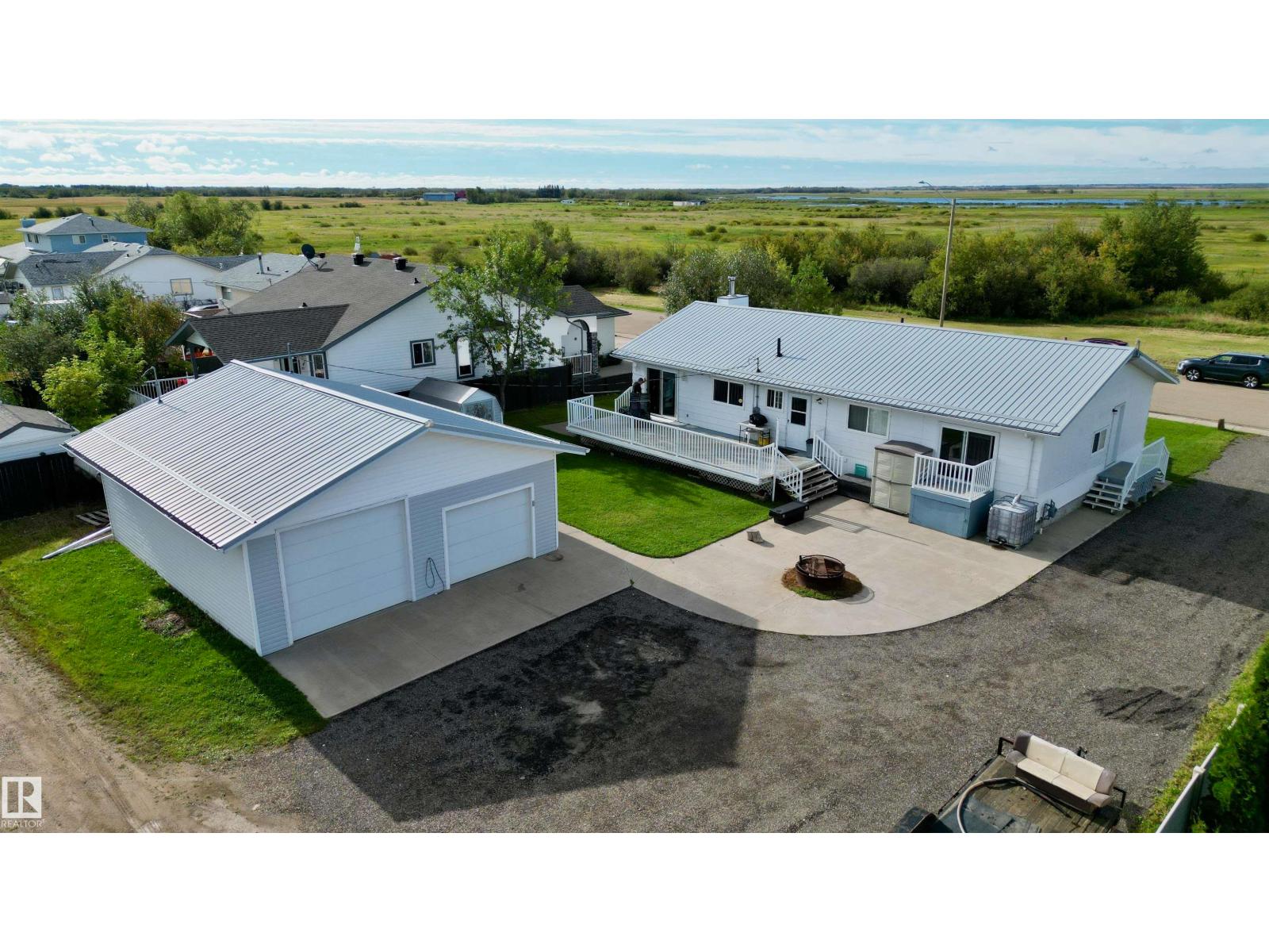 4844 47 Av Property Photo 37