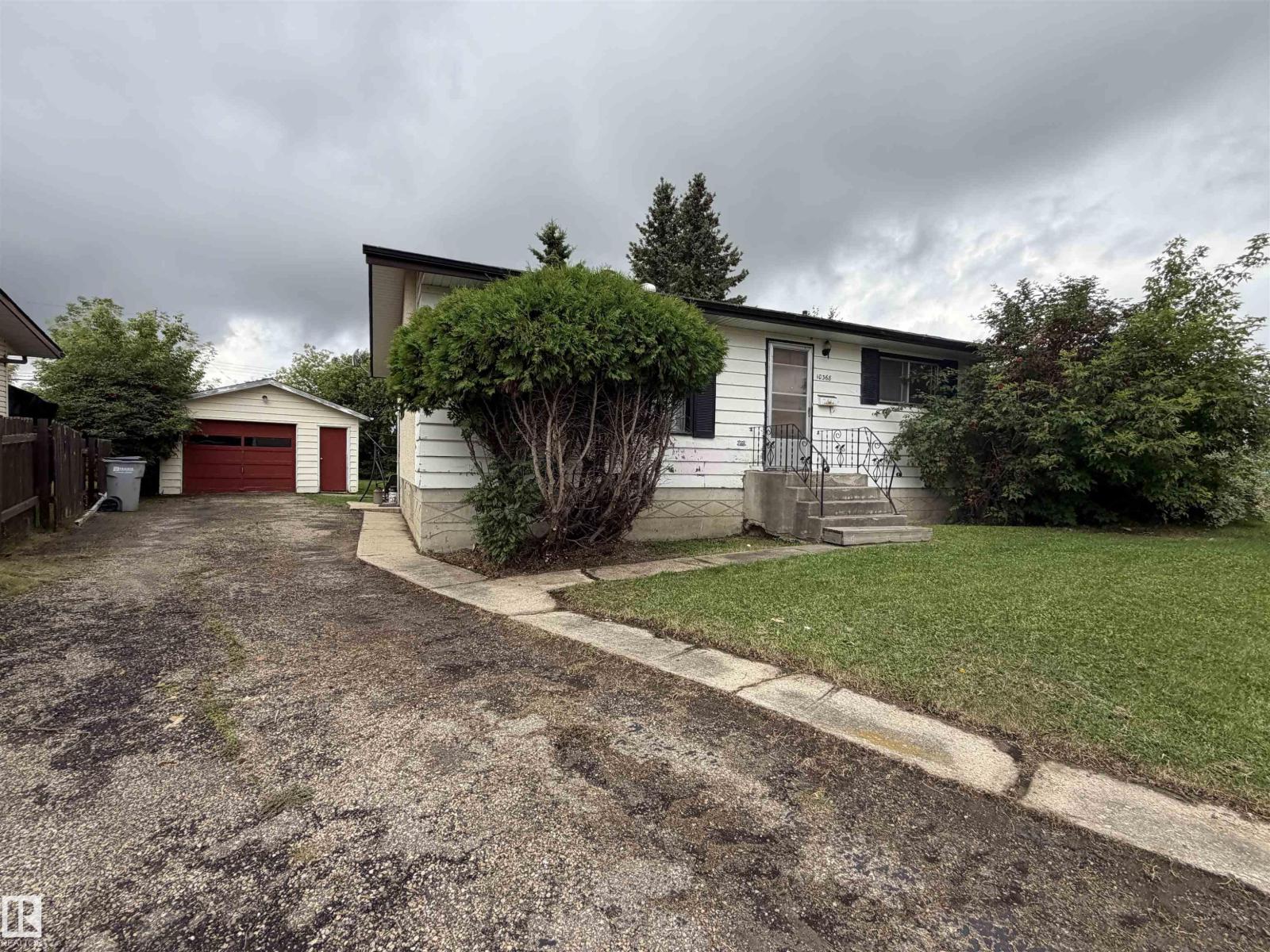 10368 108 AV Property Photo 1