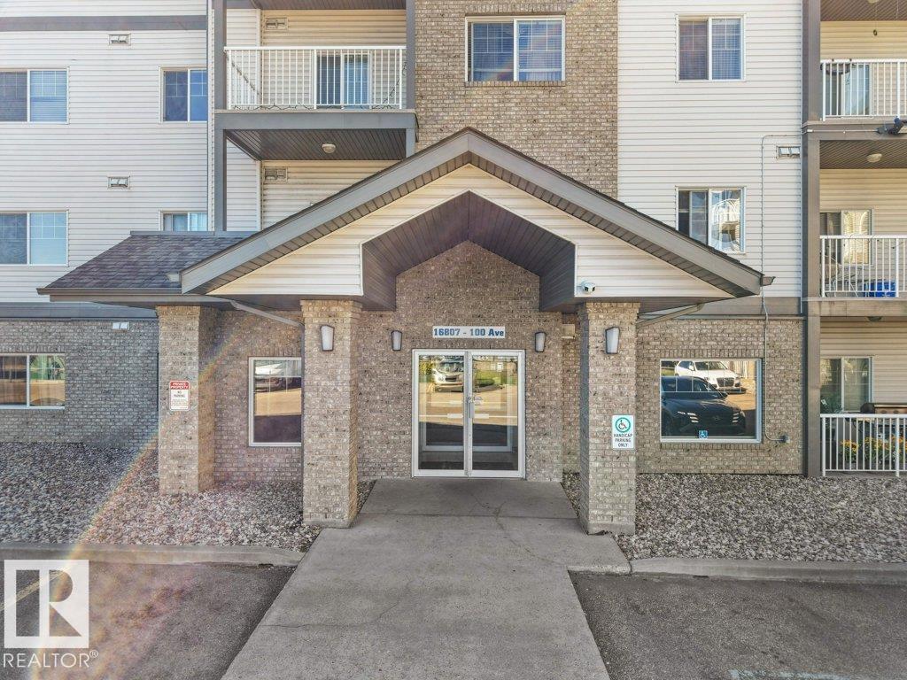 #116 16807 100 Av Nw Property Photo 2