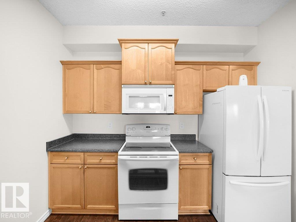 #116 16807 100 Av Nw Property Photo 14