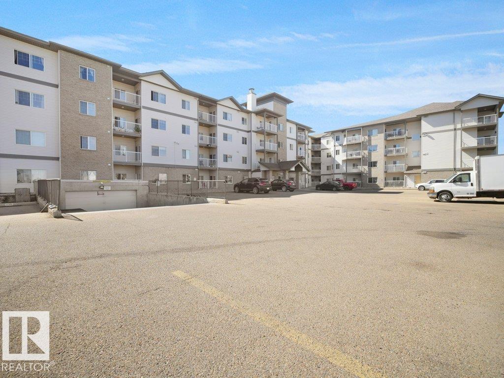 #116 16807 100 Av Nw Property Photo 36