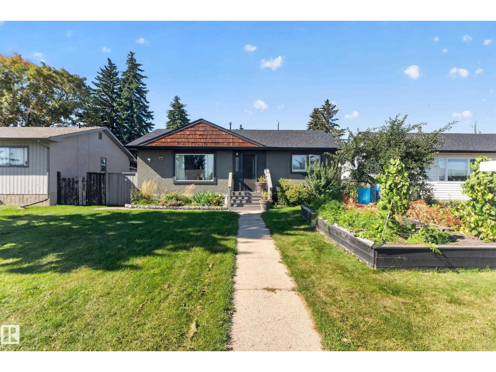 10548 40 St Nw Property Photo 2
