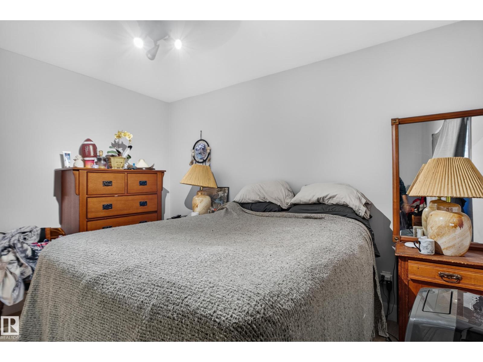 10548 40 St Nw Property Photo 11