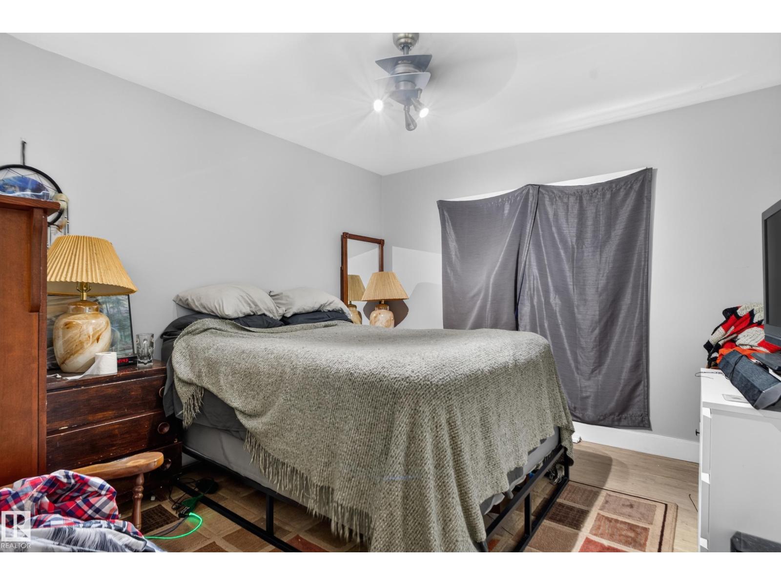 10548 40 St Nw Property Photo 12