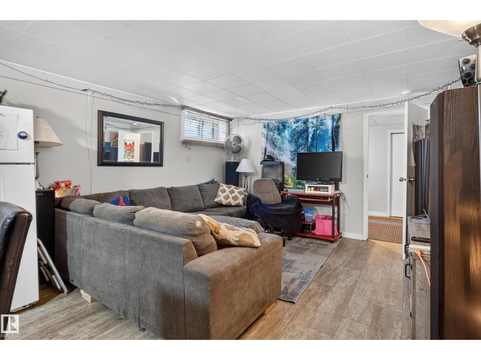 10548 40 St Nw Property Photo 23
