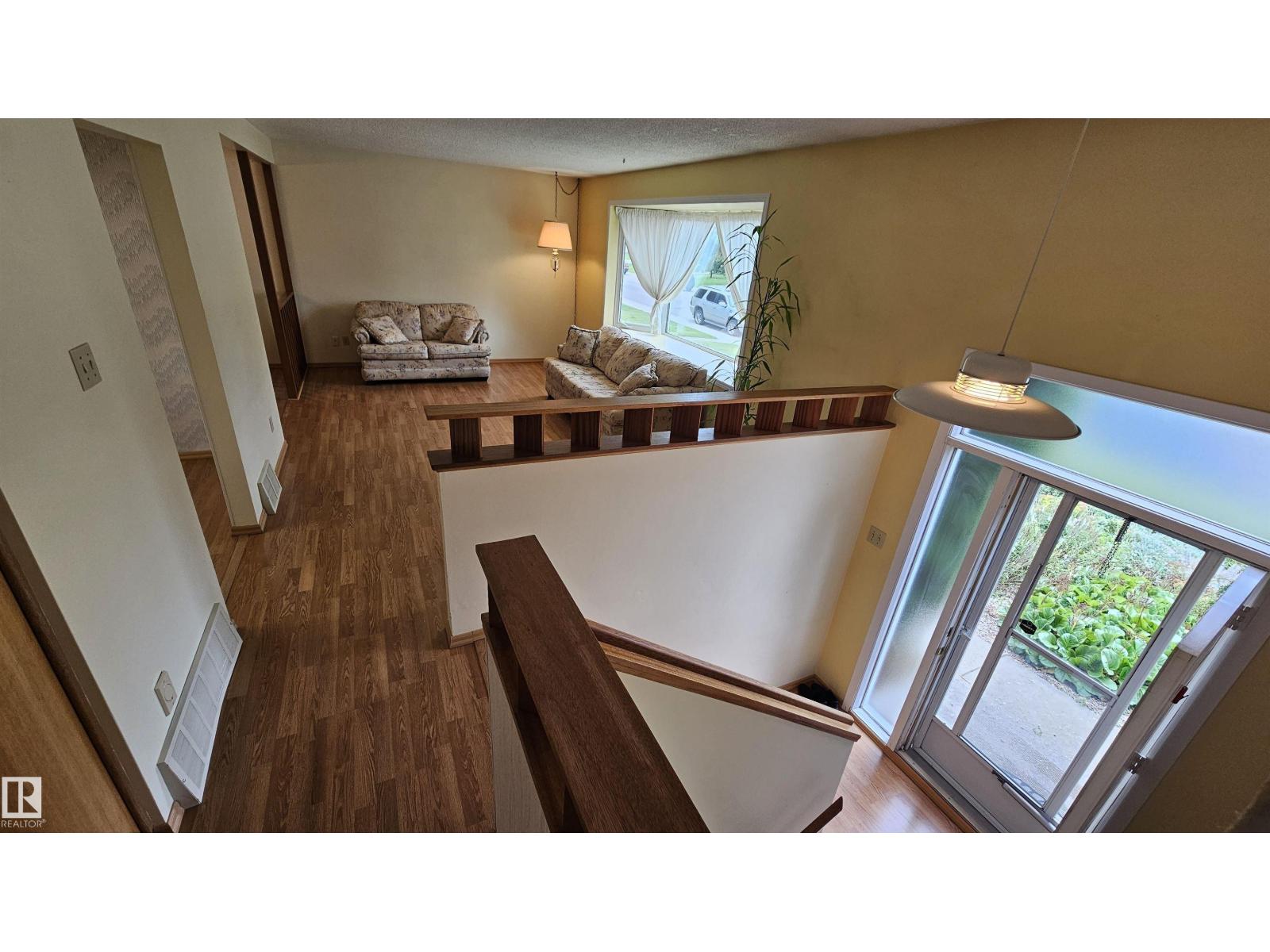 13439 114 St Nw Property Photo 3