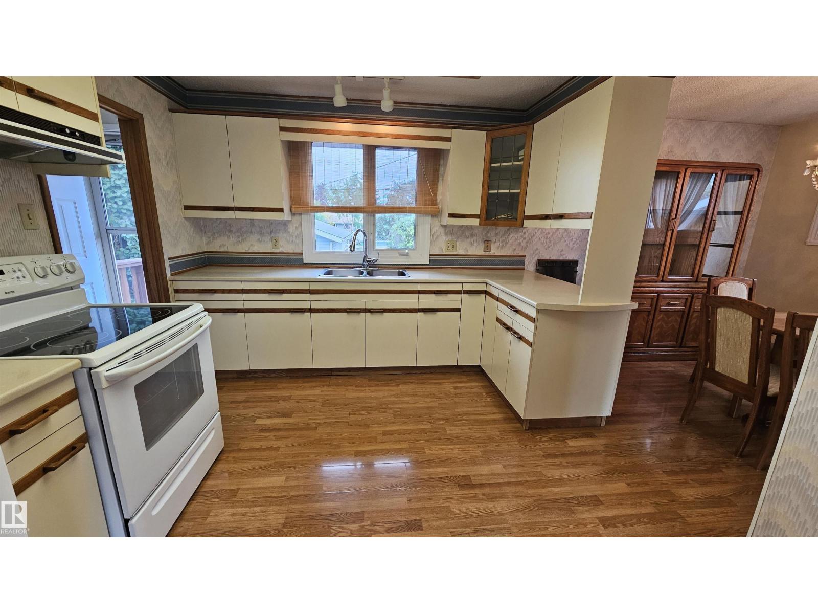 13439 114 St Nw Property Photo 9