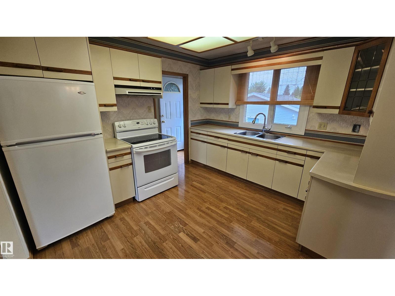 13439 114 St Nw Property Photo 10