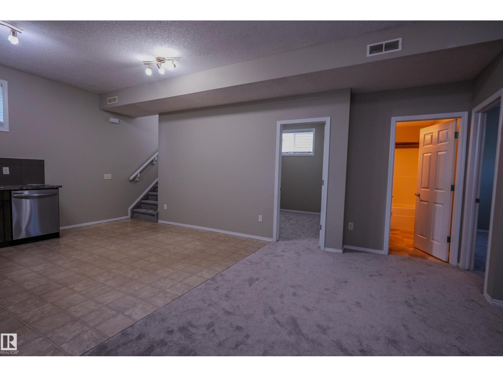 122 142 Selkirk Pl Property Photo 11