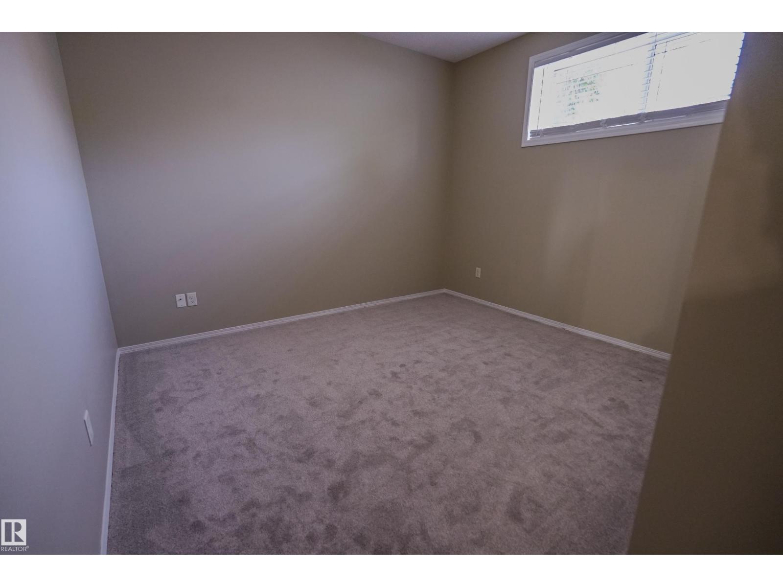 122 142 Selkirk Pl Property Photo 15