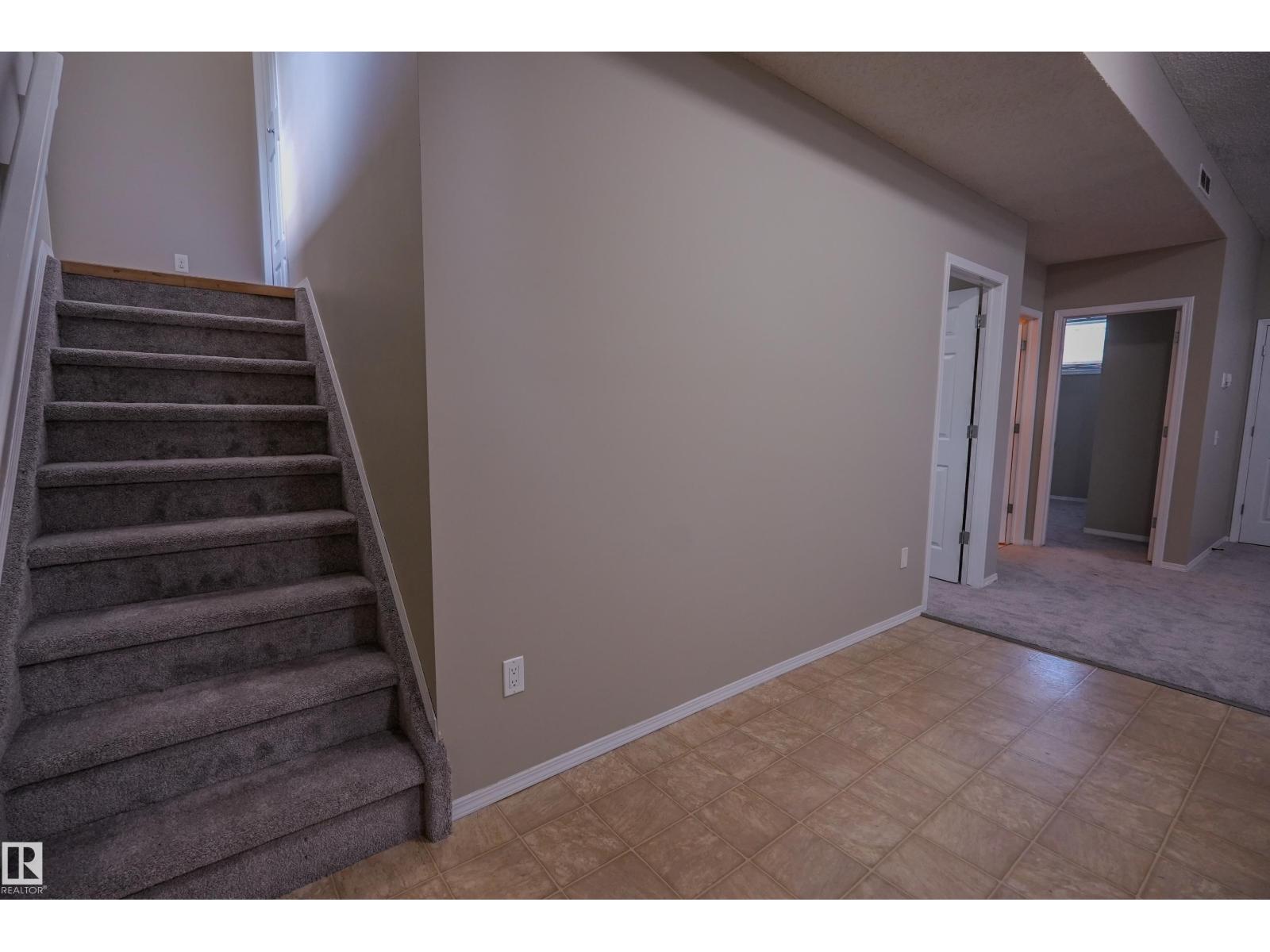 122 142 Selkirk Pl Property Photo 17