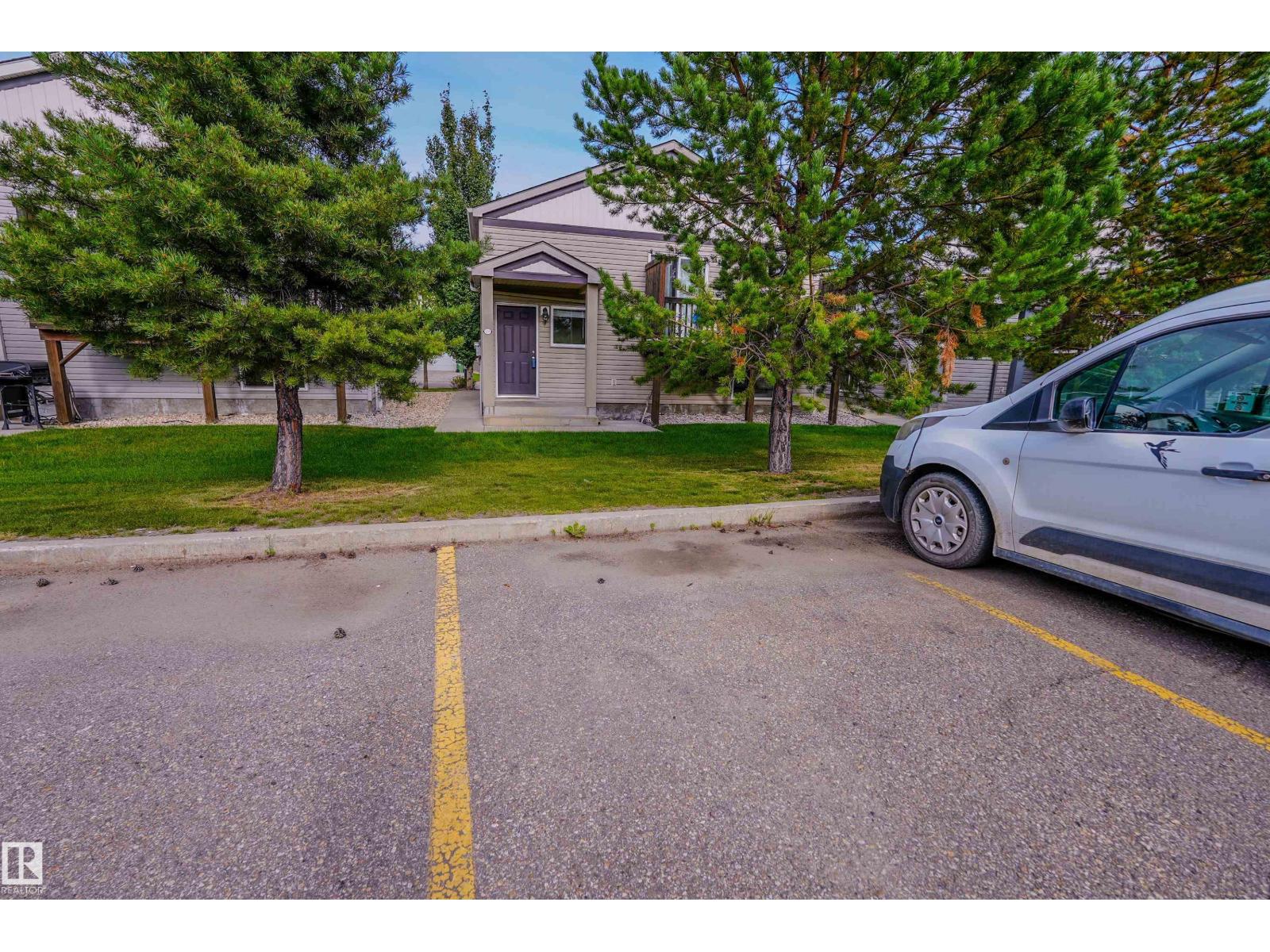 122 142 Selkirk Pl Property Photo 24