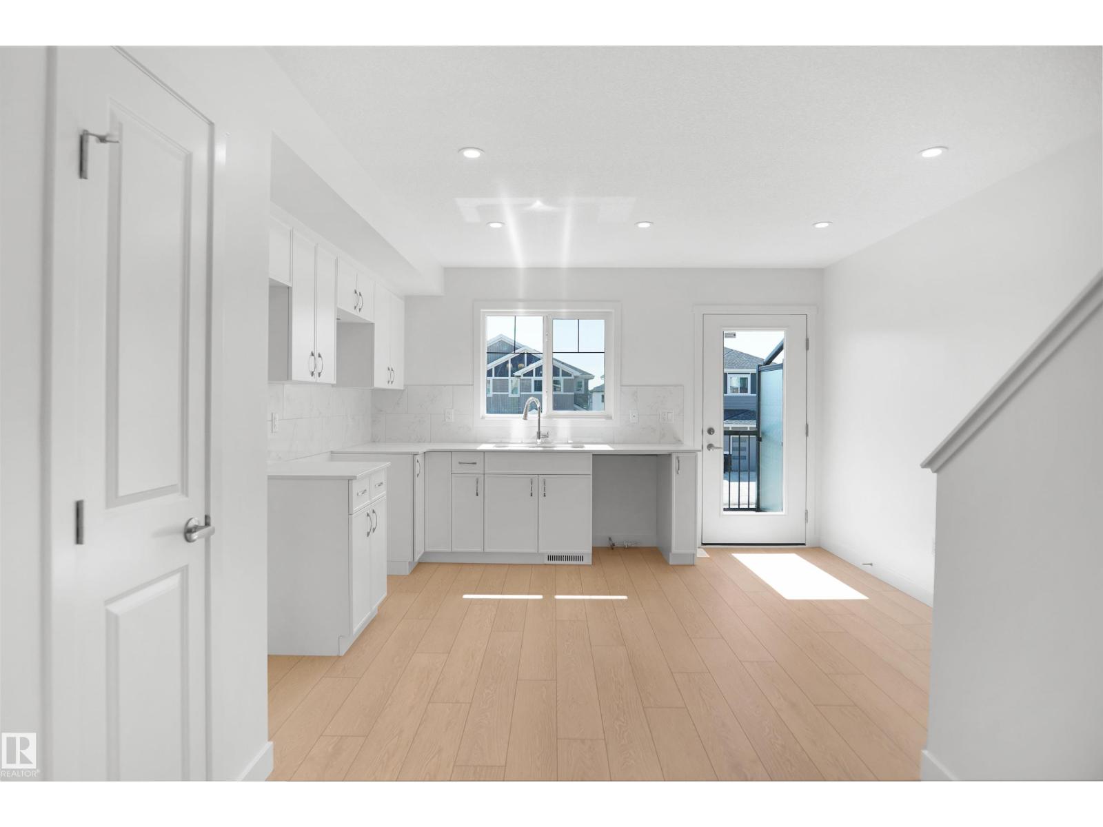 924 19 Av Nw Property Photo 7