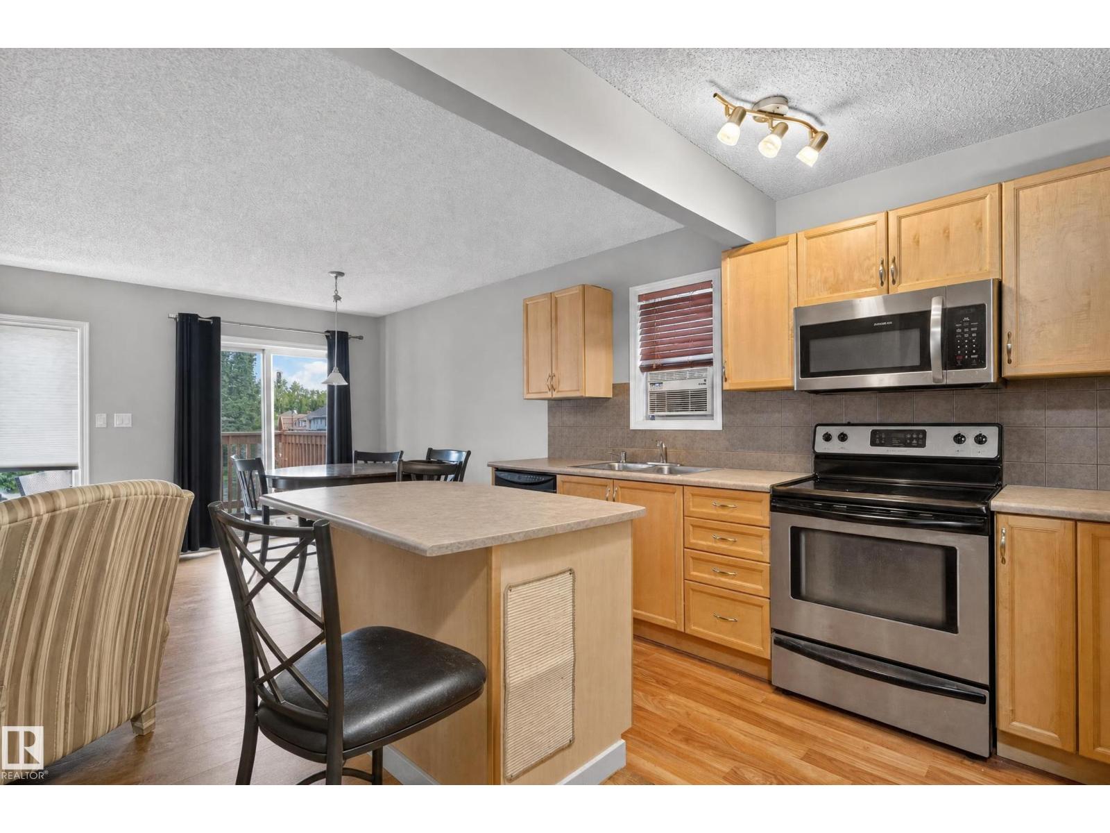 21312 48 Av Nw Property Photo 8