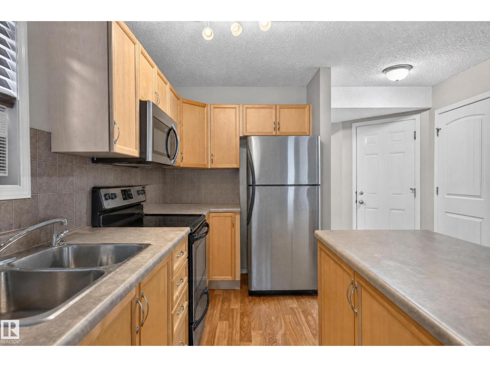 21312 48 Av Nw Property Photo 16