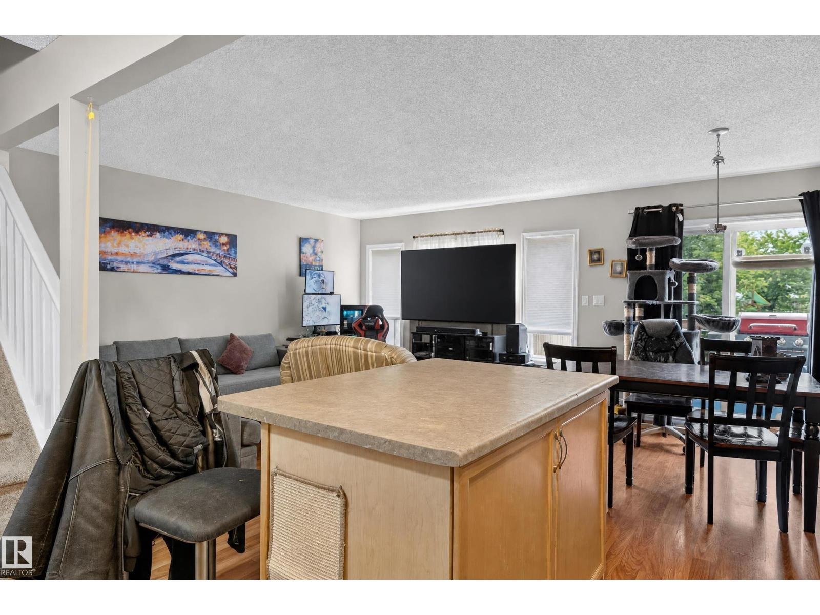 21312 48 Av Nw Property Photo 17