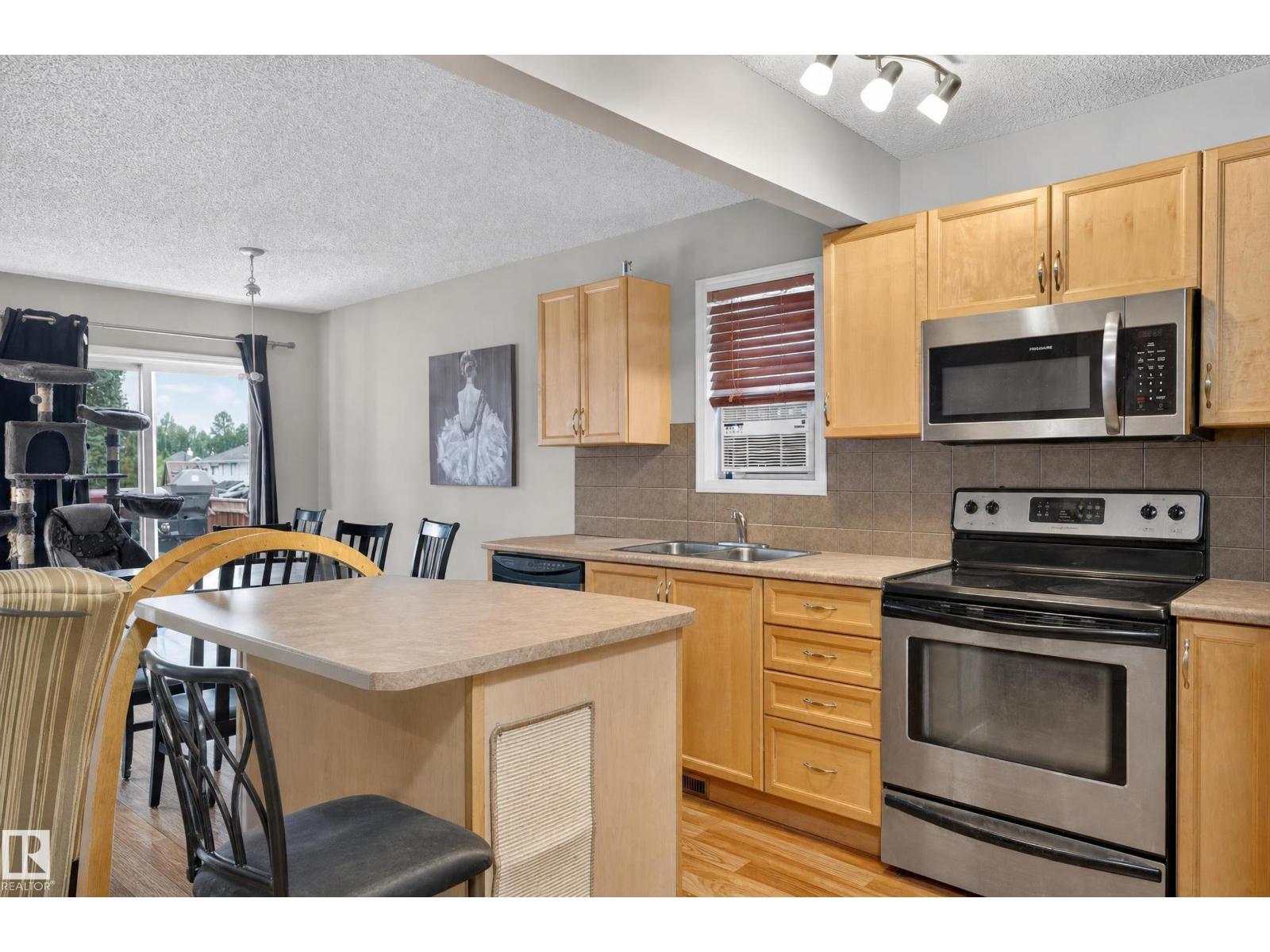 21312 48 Av Nw Property Photo 18