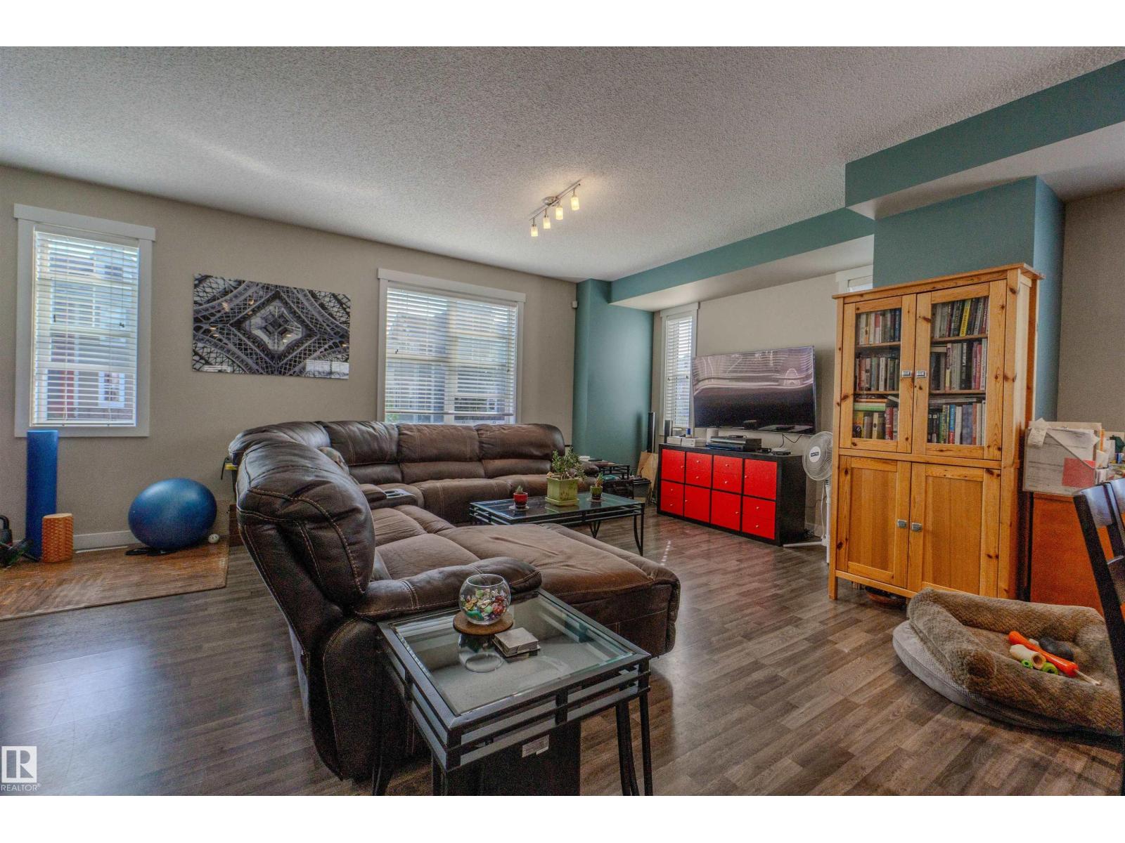 #75 8315 180 Av Nw Property Photo 9