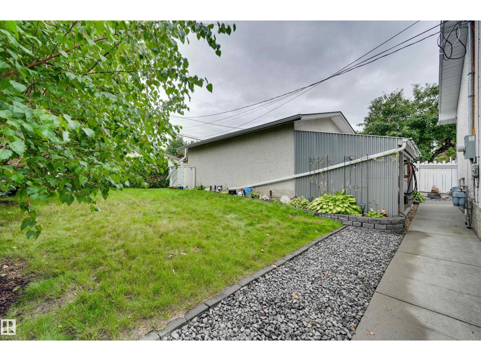 14203 61 St Nw Property Photo 9