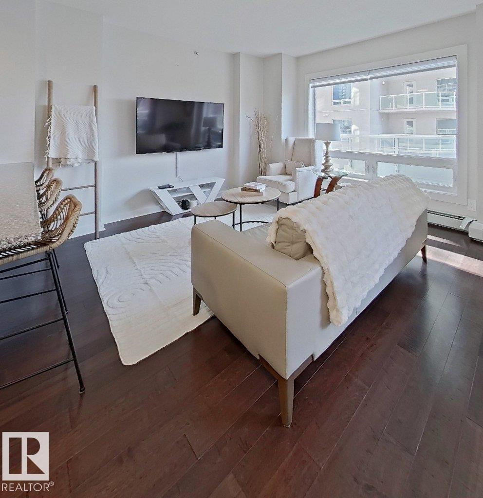 #605 10152 104 St Nw Property Photo 4