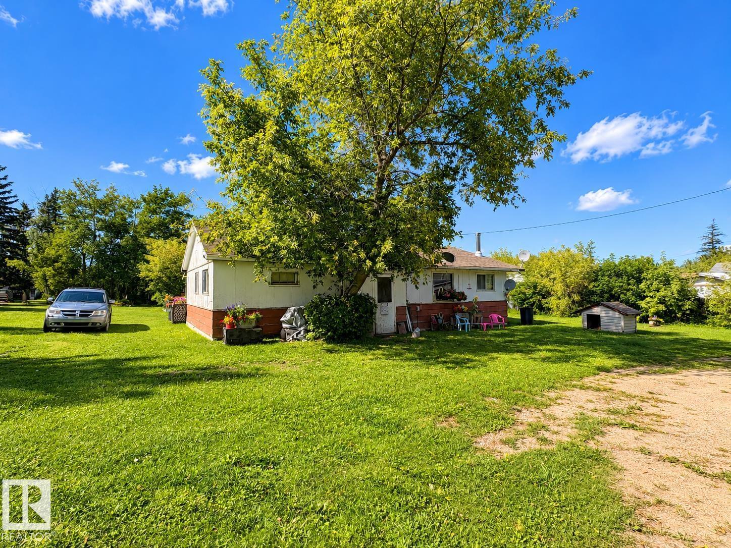 5009 51 St Property Photo 3